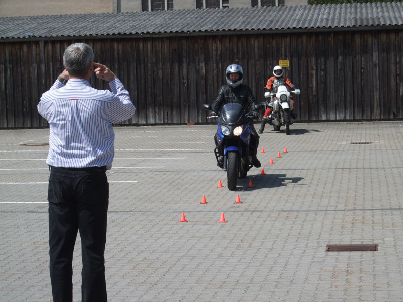 Fahrsicherheitsseminare für Fahrrad-, Pedelec-, Roller- und Motorradfahrer